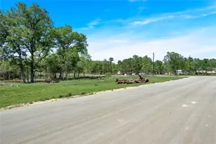 112 Empire St, Elgin, TX 78621 - Photo 22