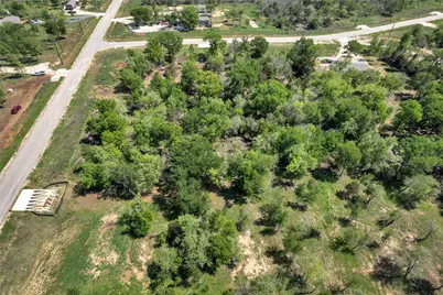 112 Empire Street, Elgin, TX 78621 - Photo 10
