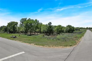 112 Empire St, Elgin, TX 78621 - Photo 20