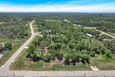 112 Empire Street, Elgin, TX 78621 - Photo 14