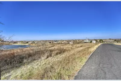 337 Comanche Circle, Hutto, TX 78634 - Photo 10