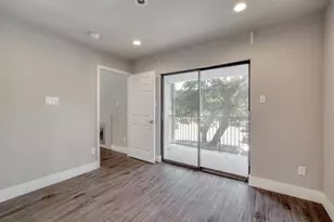 935 La Posada Dr, Austin, TX 78752 - Photo 10