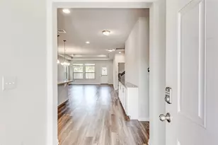425 Arrowhead Vine St, Leander, TX 78641 - Photo 4