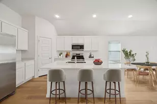 222 Spirit St, Elgin, TX 78621 - Photo 4