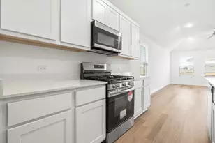 222 Spirit St, Elgin, TX 78621 - Photo 10