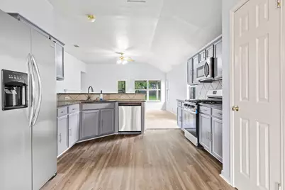 307 Chandler Crossing Cove, Round Rock, TX 78665 - Photo 8