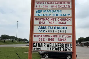 905 N Ih 35 Hwy, Round Rock, TX 78664 - Photo 1