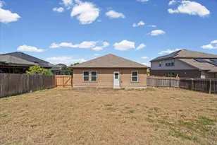 13513 Kearns Dr, Pflugerville, TX 78660 - Photo 16