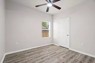 13513 Kearns Dr, Pflugerville, TX 78660 - Photo 12