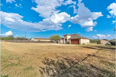 199 McDonald Lane W, Cedar Creek, TX 78612 - Photo 6
