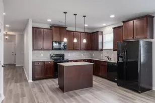 320 E Broade St, Leander, TX 78641 - Photo 2