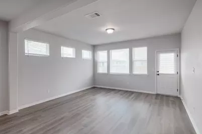 320 E Broade Street, Leander, TX 78641 - Photo 6