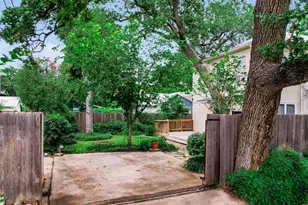 200 W 40th St, Austin, TX 78751 - Photo 24
