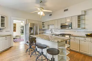 200 W 40th St, Austin, TX 78751 - Photo 10