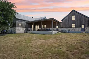135 Scenic Vista Dr, Fredericksburg, TX 78624 - Photo 2