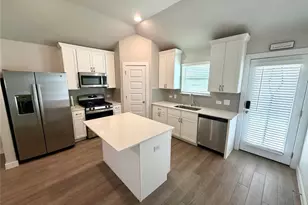 159 Appleberry Ln, Elgin, TX 78621 - Photo 10