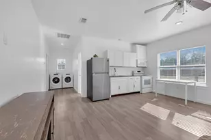 114 Crepe Myrtle Pkwy, Elgin, TX 78621 - Photo 6