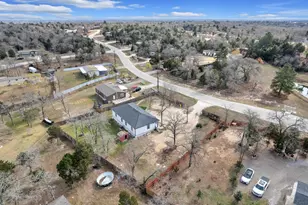 114 Crepe Myrtle Pkwy, Elgin, TX 78621 - Photo 36