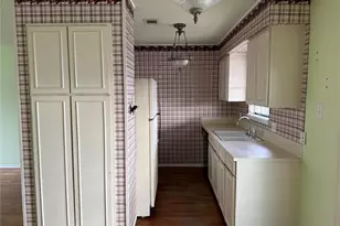 3902 Peterson Ave, Austin, TX 78756 - Photo 8