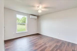 112 Gazley St, Smithville, TX 78957 - Photo 14