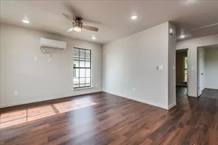 112 Gazley St, Smithville, TX 78957 - Photo 26