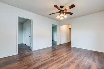 112 Gazley Street, Smithville, TX 78957 - Photo 8