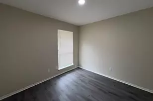 2524 Chaparral Trail, Austin, TX 78744 - Photo 10