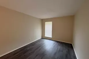 2524 Chaparral Trail, Austin, TX 78744 - Photo 12