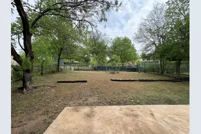 2524 Chaparral Trail, Austin, TX 78744 - Photo 20