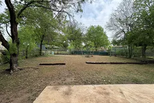 2524 Chaparral Trail, Austin, TX 78744 - Photo 20