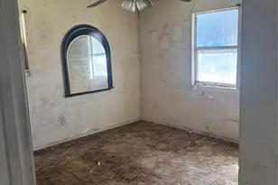 503 Hill St, Smithville, TX 78957 - Photo 6