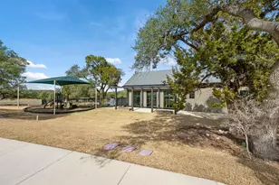 438 Pear Tree Ln, Austin, TX 78737 - Photo 38