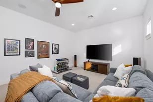 438 Pear Tree Ln, Austin, TX 78737 - Photo 26