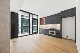 610 Davis St, Austin, TX 78701 - Photo 2