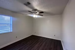 413 Magnolia St, Bastrop, TX 78602 - Photo 12
