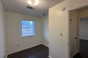 413 Magnolia St, Bastrop, TX 78602 - Photo 14