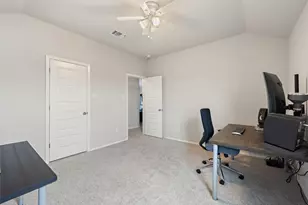 408 Black Opal Dr, Jarrell, TX 76537 - Photo 8