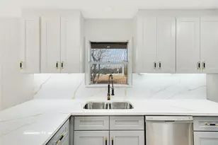 122 Blanket Flower Dr, Bastrop, TX 78602 - Photo 10