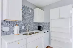 2005 Cheshire Dr, Austin, TX 78723 - Photo 10