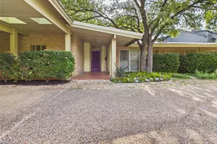 1202 Belmont Pkwy, Austin, TX 78705 - Photo 1