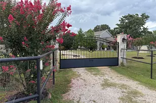 376 Alta Vista Dr, Bastrop, TX 78602 - Photo 2