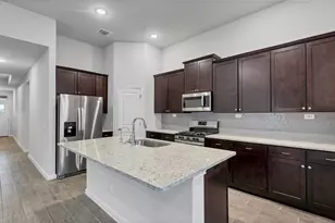 1941 Colonial Ave Ave, New Braunfels, TX 78130 - Photo 6