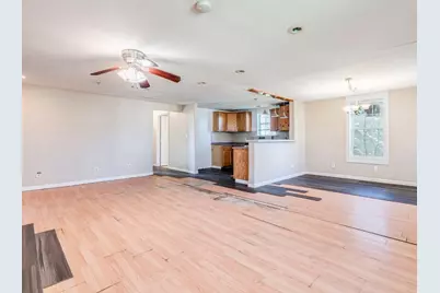 721 E Pine Street, Seguin, TX 78155 - Photo 10