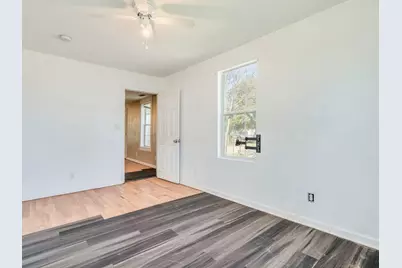 721 E Pine Street, Seguin, TX 78155 - Photo 18