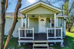 721 E Pine St, Seguin, TX 78155 - Photo 6