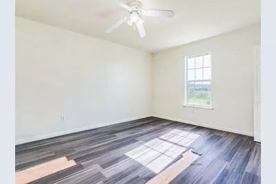 721 E Pine Street, Seguin, TX 78155 - Photo 20