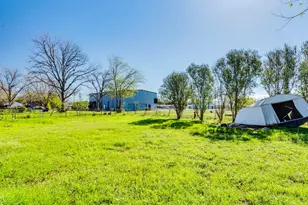 721 E Pine St, Seguin, TX 78155 - Photo 26