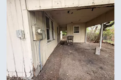 918 S Brazos Street, Lockhart, TX 78644 - Photo 12