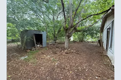 918 S Brazos Street, Lockhart, TX 78644 - Photo 10