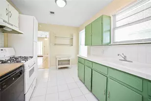310 Franklin Blvd, Austin, TX 78751 - Photo 2